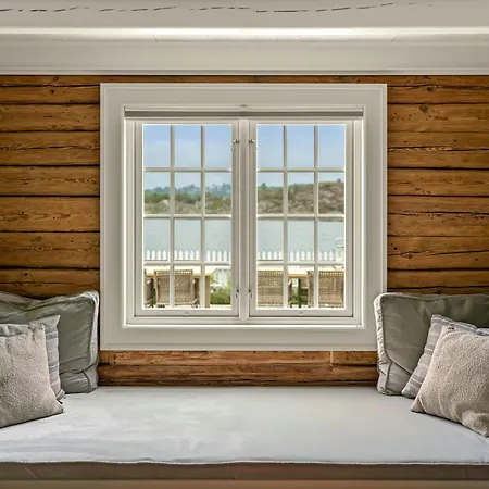 Historic Customs House On Merdo From 1650 * Veden